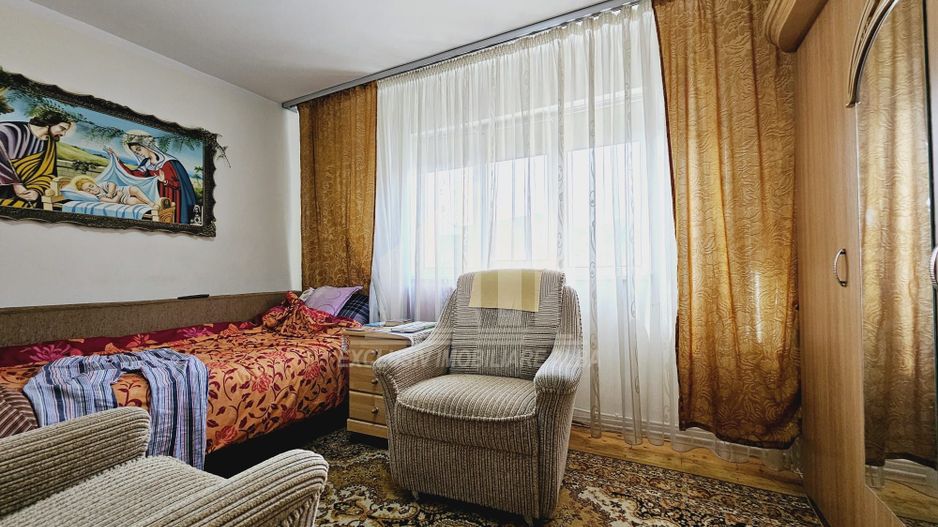 Apartament cu 3 camere Cetate, etajul 1 - Poză 3