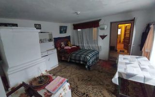 Casa modesta cu teren generos, zona Magura, - Poză 3