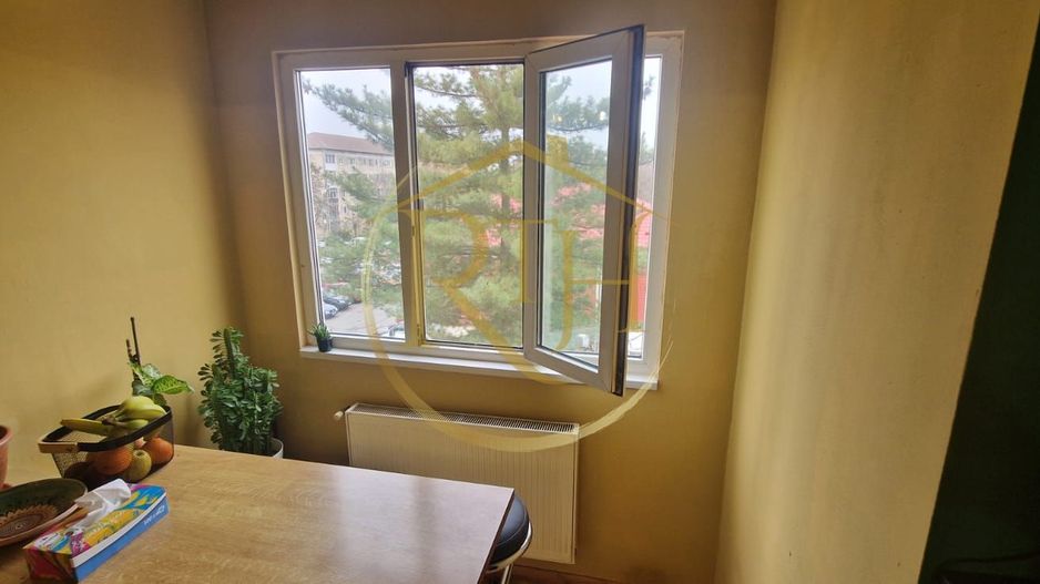 Vand apartament cu 4 camere in zona spitalul judetean,comision ,,0'' - Poză 17