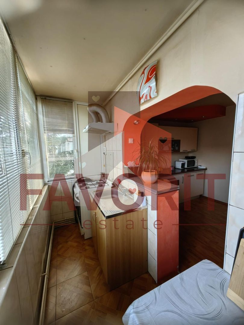 Apartament cu 3 camere. Calea Aradului. Decomandat. Disponibil Imediat - Poză 2