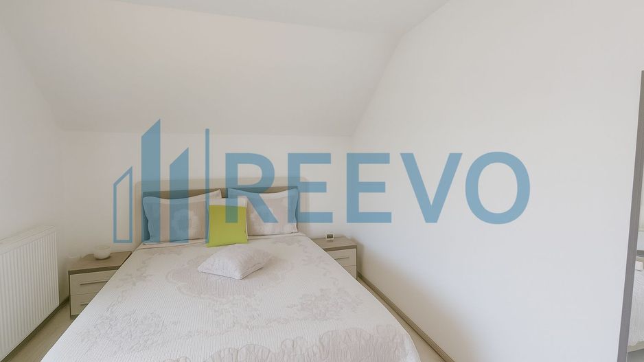 Proprietate Premium cu Două Case și Piscină în Hemeiuș - Poză 15