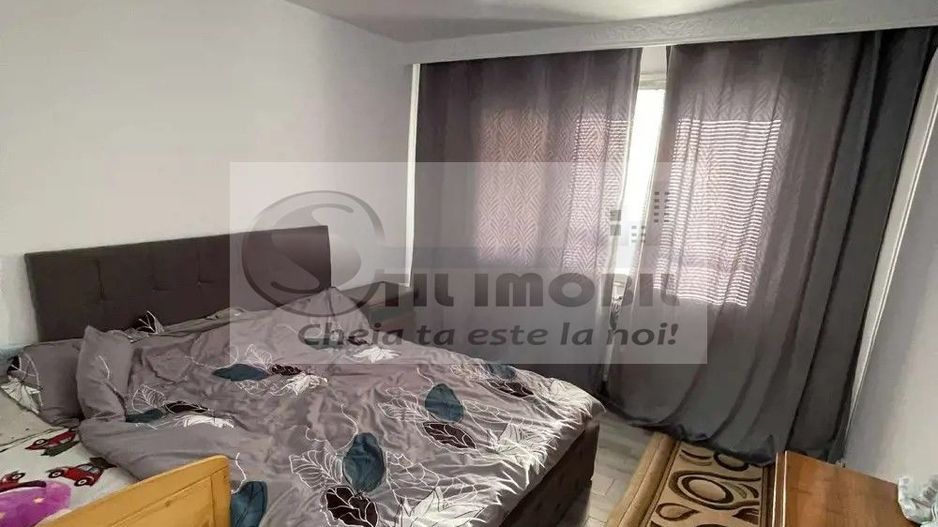 Apartament cu 3 camere - Piata Nicolina - 100.000 euro ! - Poză 3