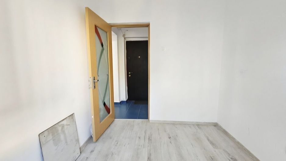 apartament 3 camere Mall Vitan renovat centrala proprie, metrou - Poză 2