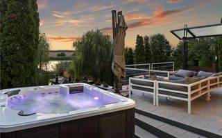 VILA EXCLUSIVISTA CU PISCINA IN SNAGOV - Poză 2