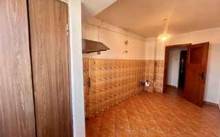 Apartament cu 3 camere  de vânzare – Calea lui Traian - Zona Nord - Poză 3