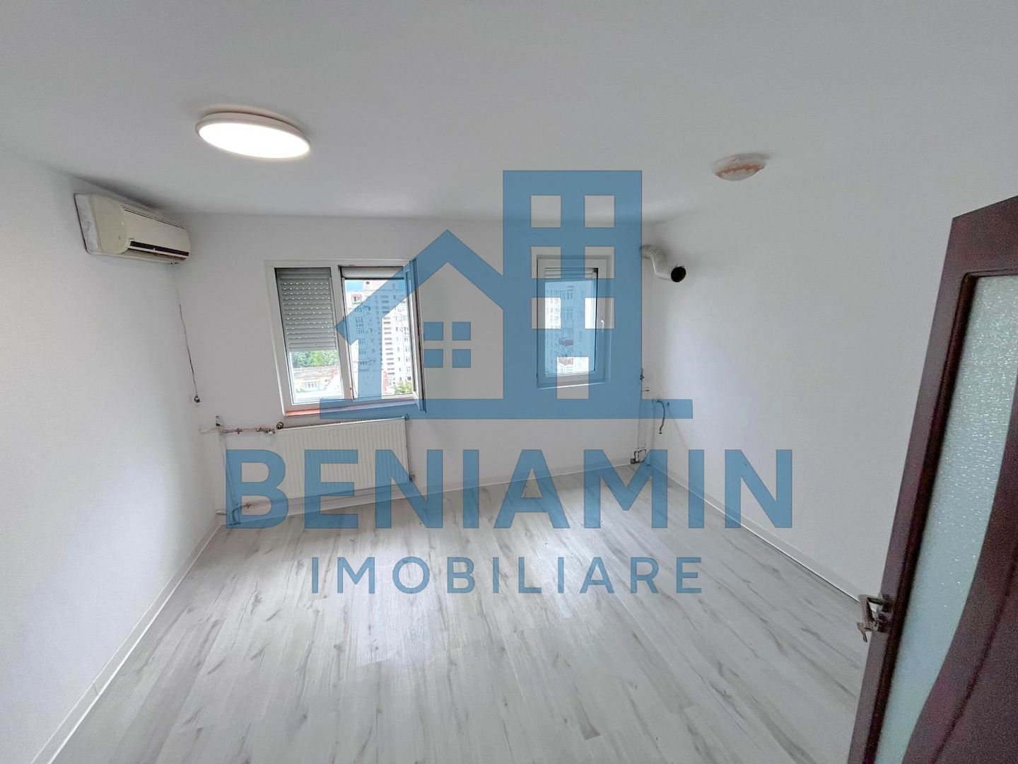 3 Semidecomandat la Niela Recent Renovat 52mp -teava de gaze - Poză 1