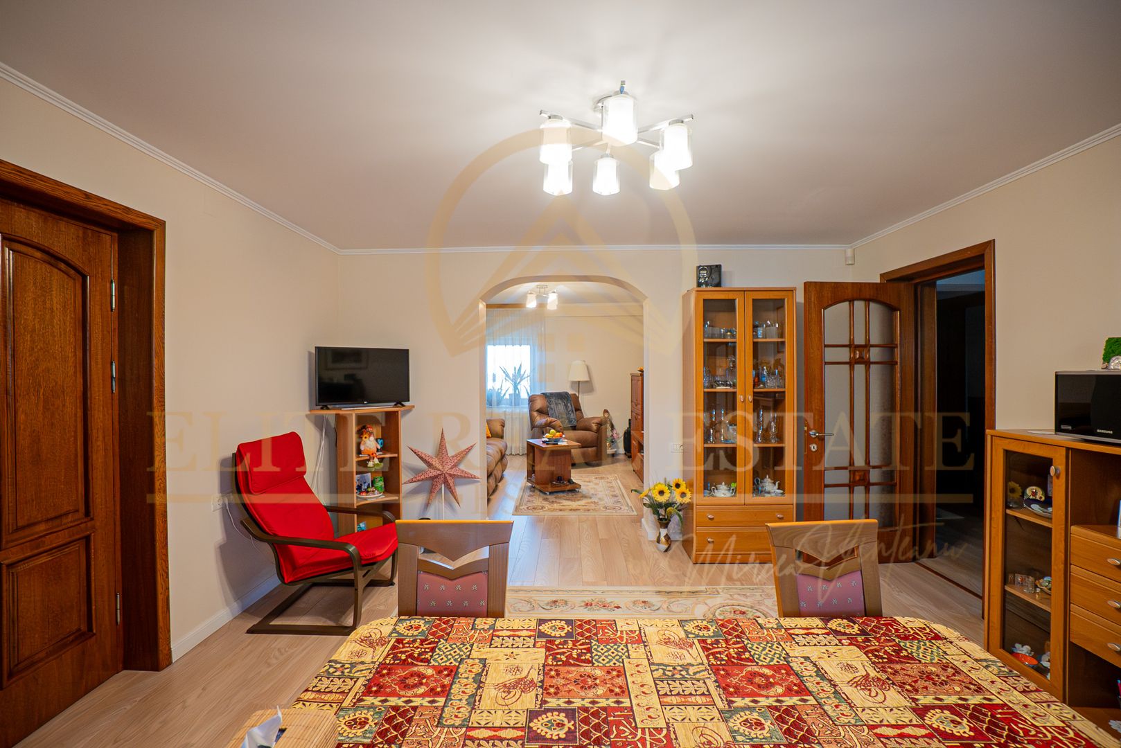 Casa P+1+M - 5 camere - Garaj - Panouri Fotovoltaice - Bratianu - Poză 8