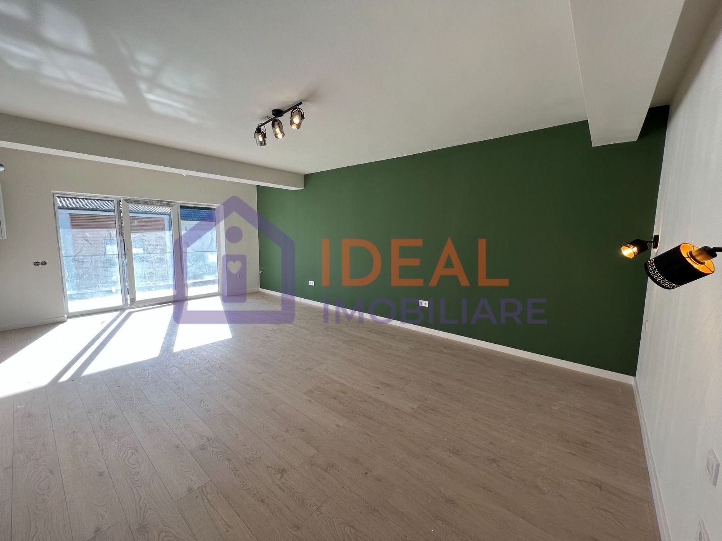 Garsonieră de vânzare la cheie - Poză 3