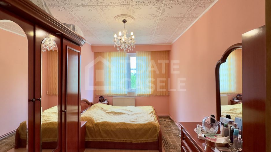 Apartament cu 3 camere decomandate, etaj intermediar, zona Hermes - Poză 1