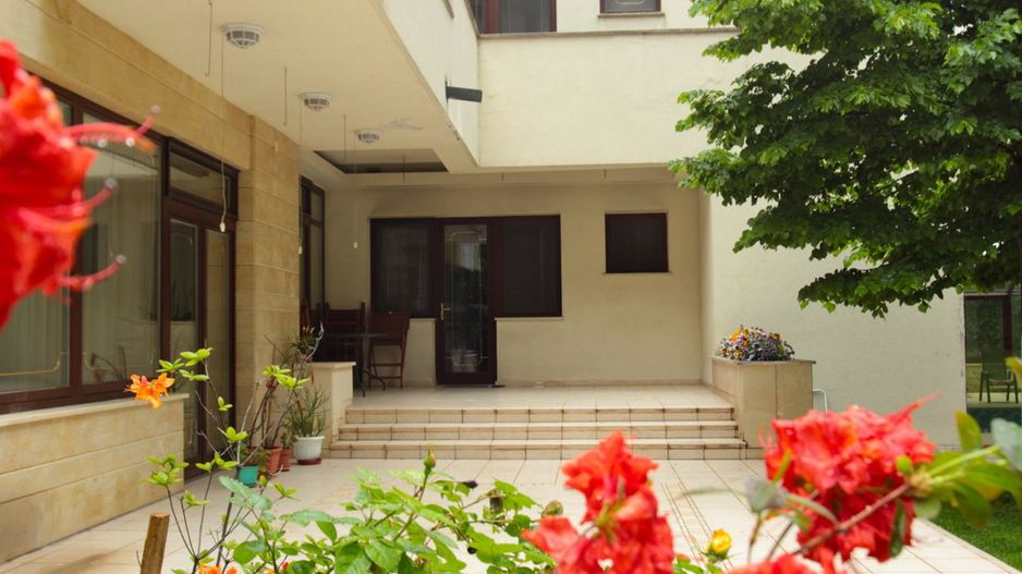 Vila impresionantă cu 15 camere, situată în zona Barbu Văcărescu - Poză 9