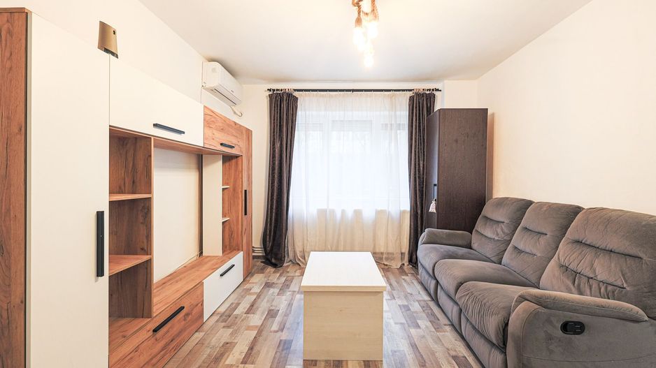 Apartament central, la parter, renovat și mobilat. - Poză 7