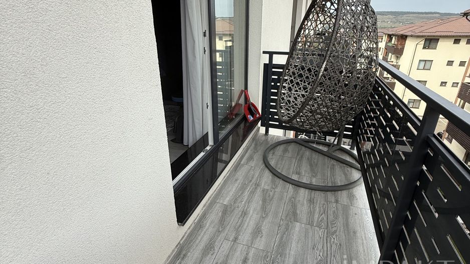 Apartament spatios cu 3 camere in Floresti (Sub Cetate) - Poză 14