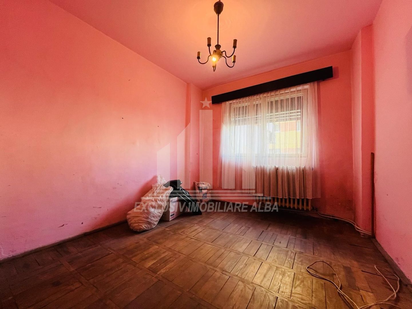 Apartament cu 4 camere decomandate, 2 bai, Cetate - Poză 4