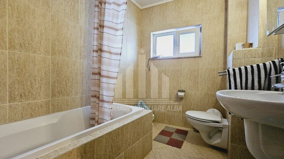 Casa individuala | Pensiune | 550 mp | 1100 mp teren | Cetate - Poză 7