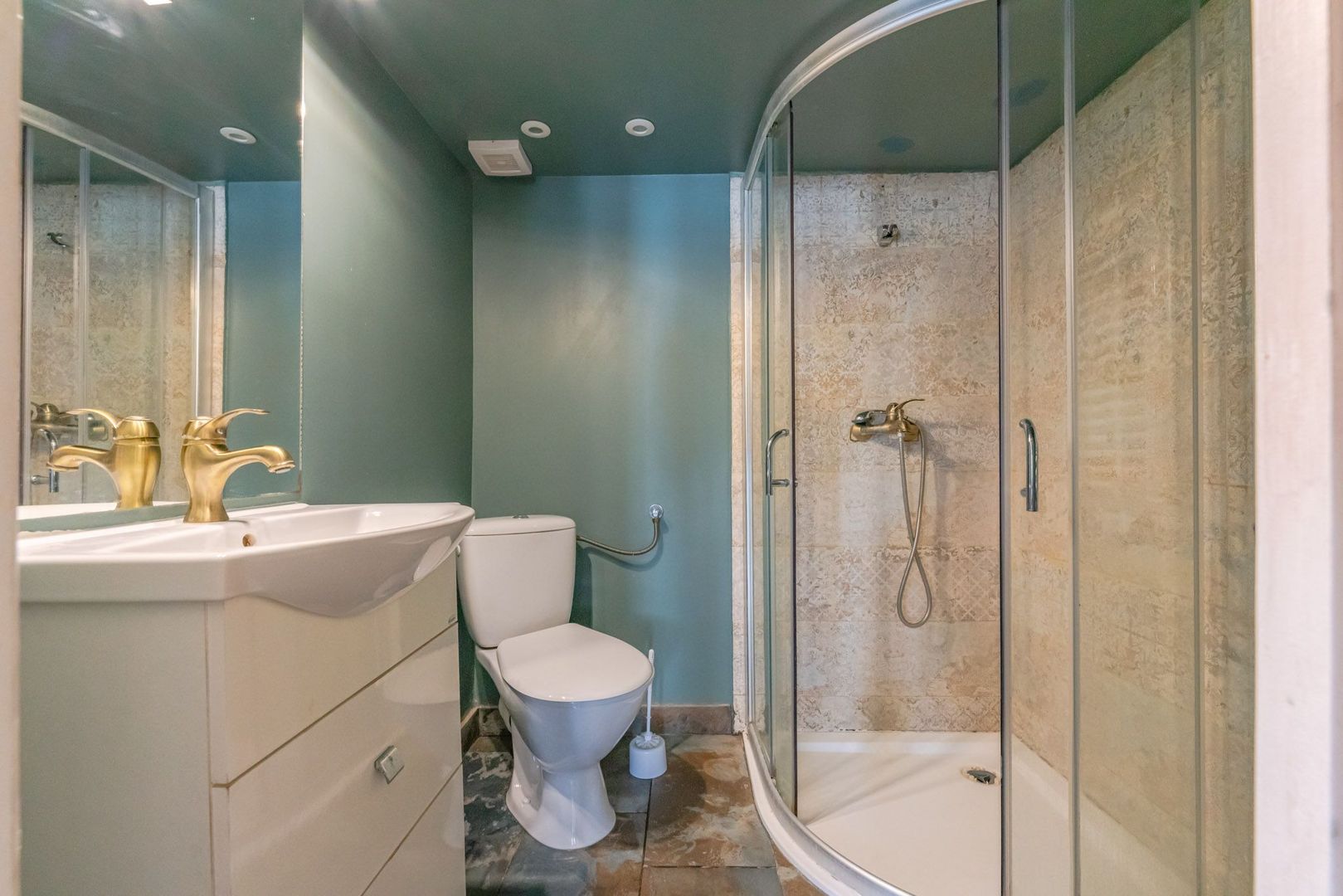 Garsonieră spațioasă cu zonă de dormit separată, Livada Poștei, Lungă 19 - Poză 10