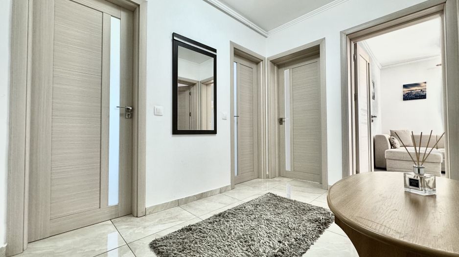 Apartament cu 2 camere  zona Coresi cu loc de parcare acoperit - Poză 12