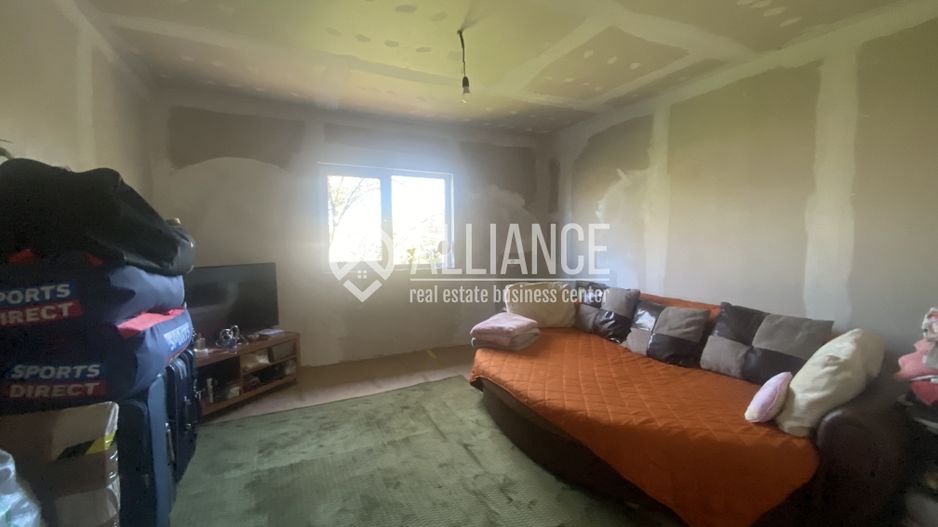 Castelu (COD 07) Casă 4 camere cu teren de 625 mp - Poză 9