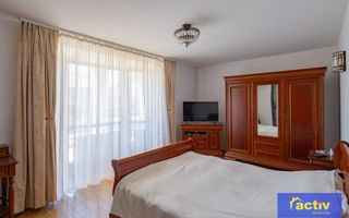 Vilă cu arhitectură aparte, spații generoase și curte intimă | Ovidiu - Poză 17