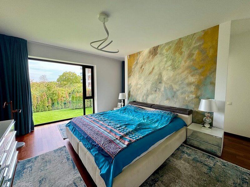 Vila lux de vanzare in cel mai dorit complex din Erou Iancu Nicolae-locatie rara - Poză 12