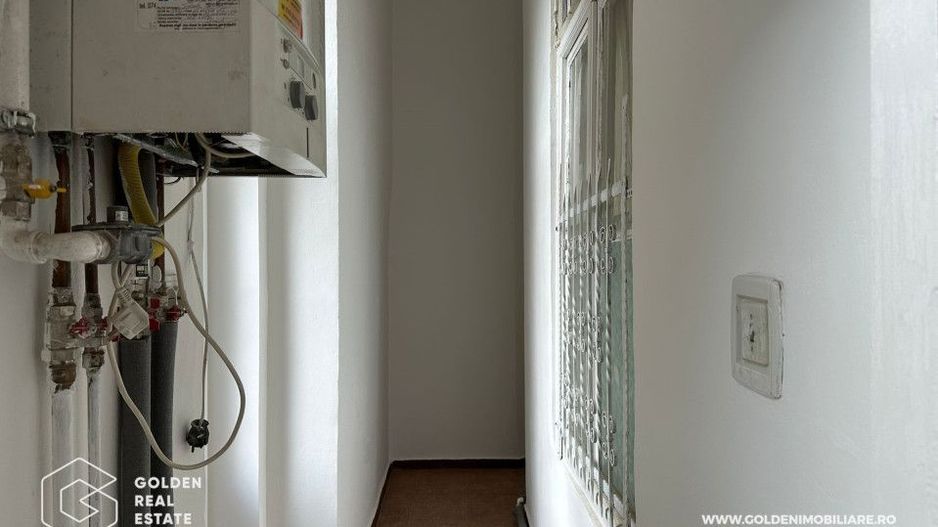 Spatiu birou, Bulevardul Revolutiei, Palatul Cenad, etaj 1 - Poză 8