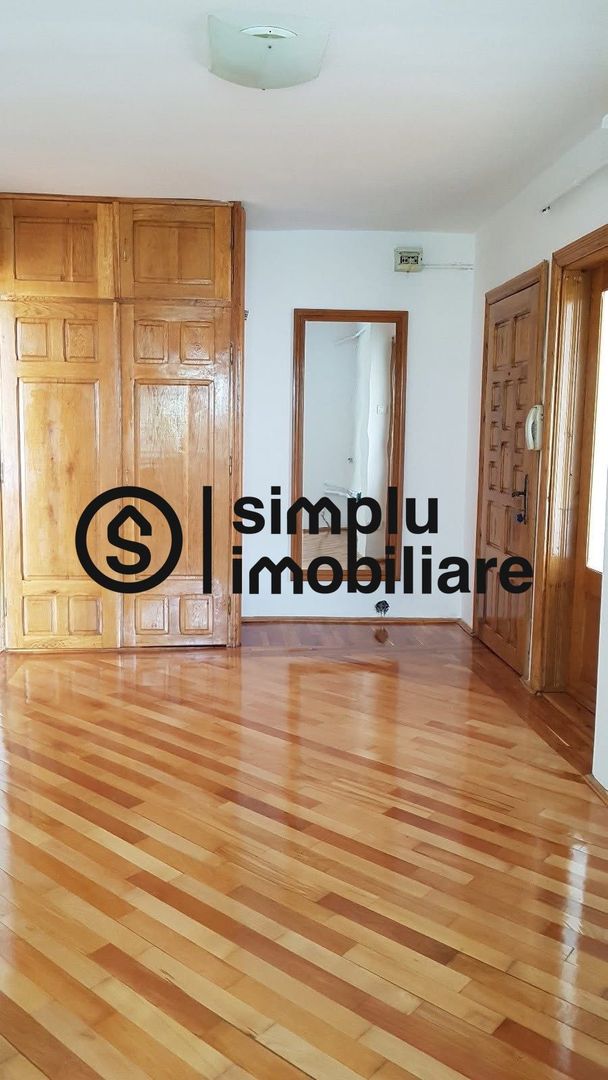2 camere modificate in 3, etaj 2/4, centrala, Rovine - 115 000 Euro - Poză 1