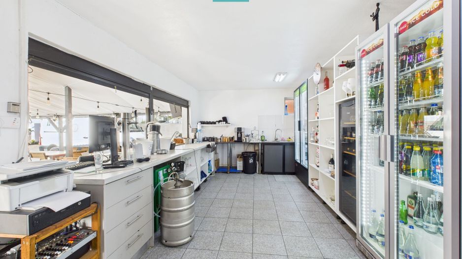 Afacere la cheie pe Plaja Ghioroc. - Poză 7