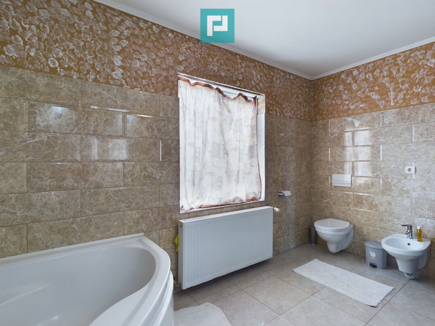 Casă cu 5 camere în Nădlac - Poză 10