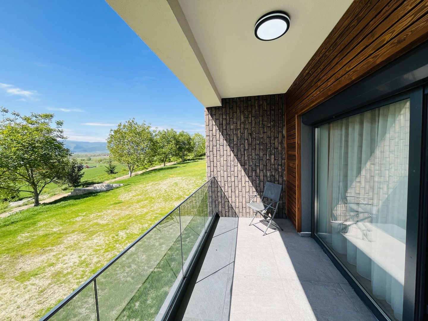 Apartament 3 camere, 2 bai, balcon, aer conditionat - finisat la alb - Poză 9