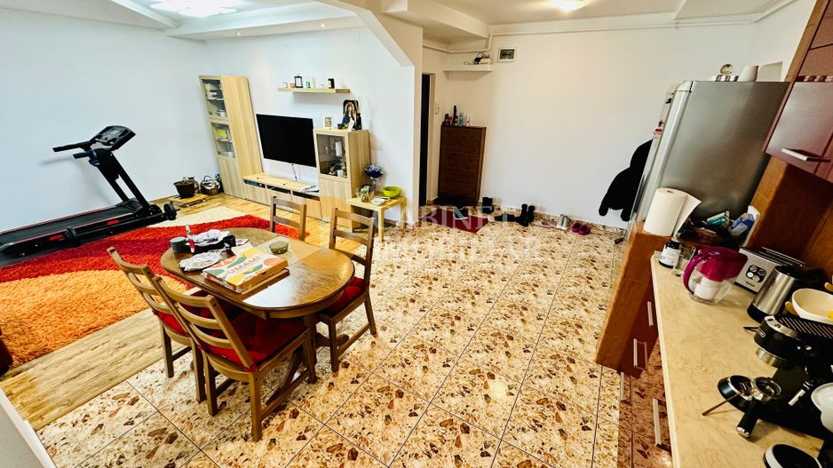 Apartament cu 3 Camere Decomandat - Zona Nicolina 2 - Bloc 1989 - Poză 1