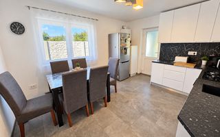 Casa noua, 4 camere, 2 bai, garaj, 416 mp teren, Cetate - Poză 7