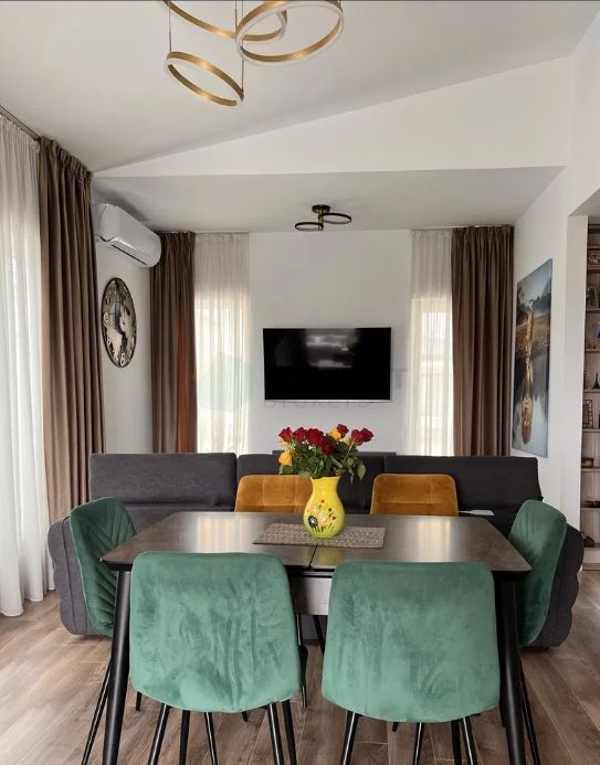 Casă individuală cu 4 camere în cartierul Aerocity, Tunari - Poză 2