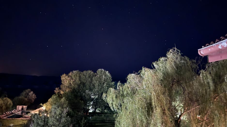 Hotel 25 camere 100 m deschidere DELTA DUNARII teren 12000 mp acces auto - Poză 13