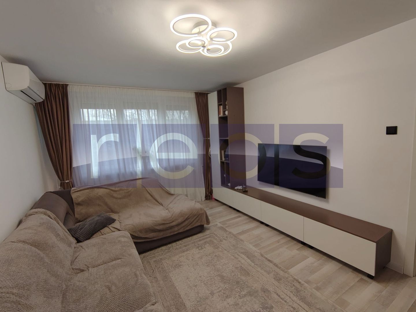 VANZARE 4 CAMERE I DECOMANDAT I METROU I VALEA OLTULUI, DRUMUL TABEREI - Poză 1