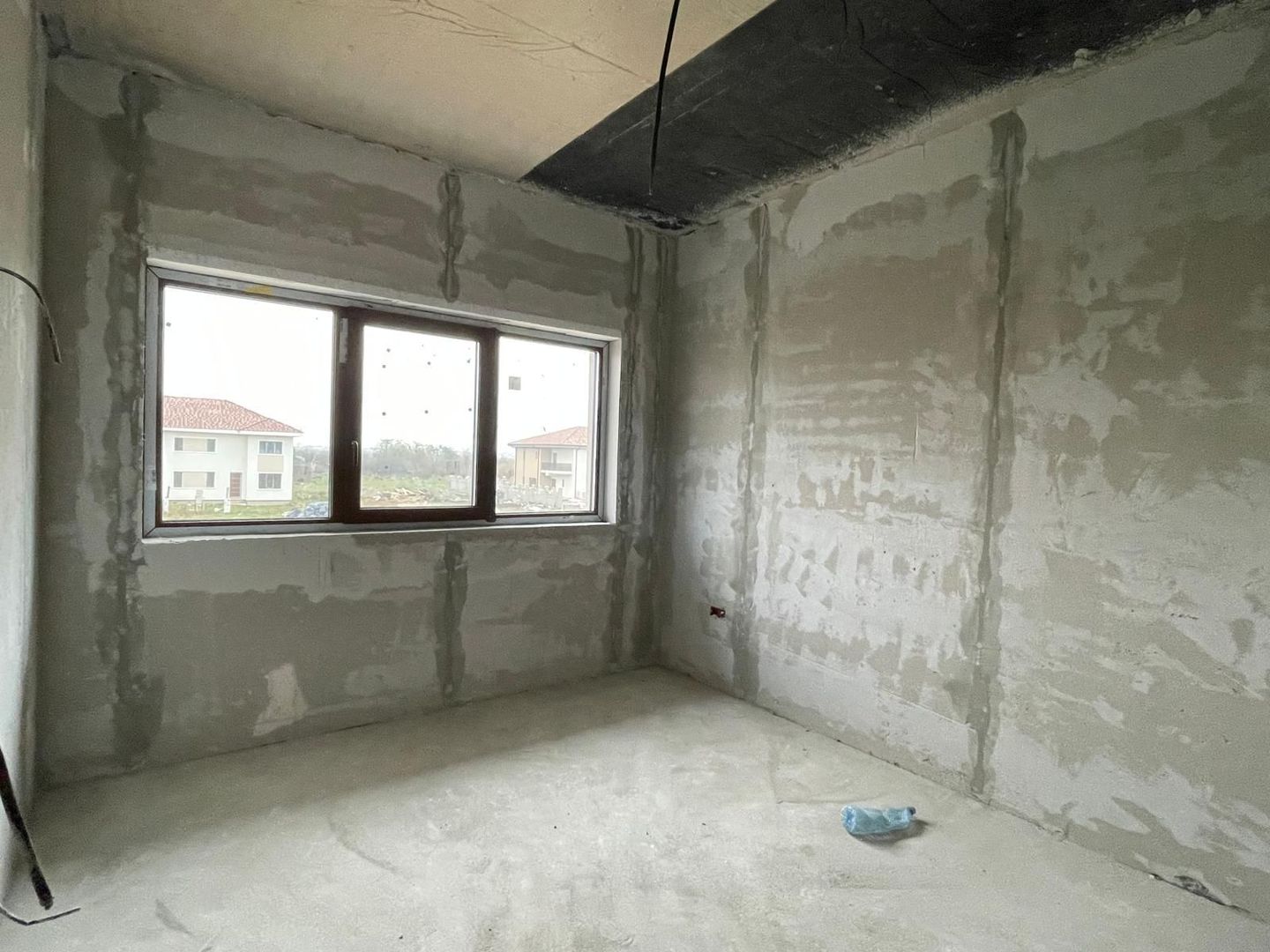 Duplex 3 dormitoare - 3 bai - Mosnita Noua - Poză 9