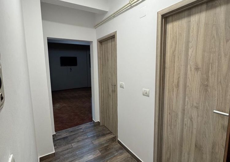 Garsonieră modernă, ultracentrală–ideală pentru locuit, birou sau regim hotelier - Poză 2