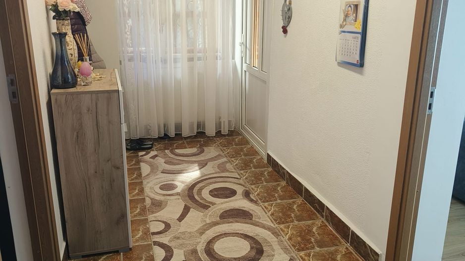 Casa singur in curte zona Astra - Poză 4