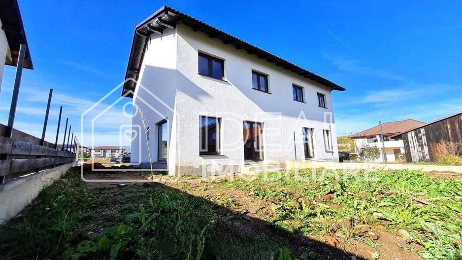Duplex cu 4 camere si 250 mp de curte, in Selimbar - Poză 2