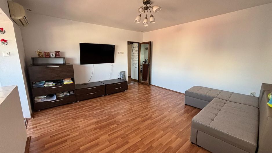 Sagului | 3 Camere | Decomandat | Garaj | Centrala Proprie. - Poză 1