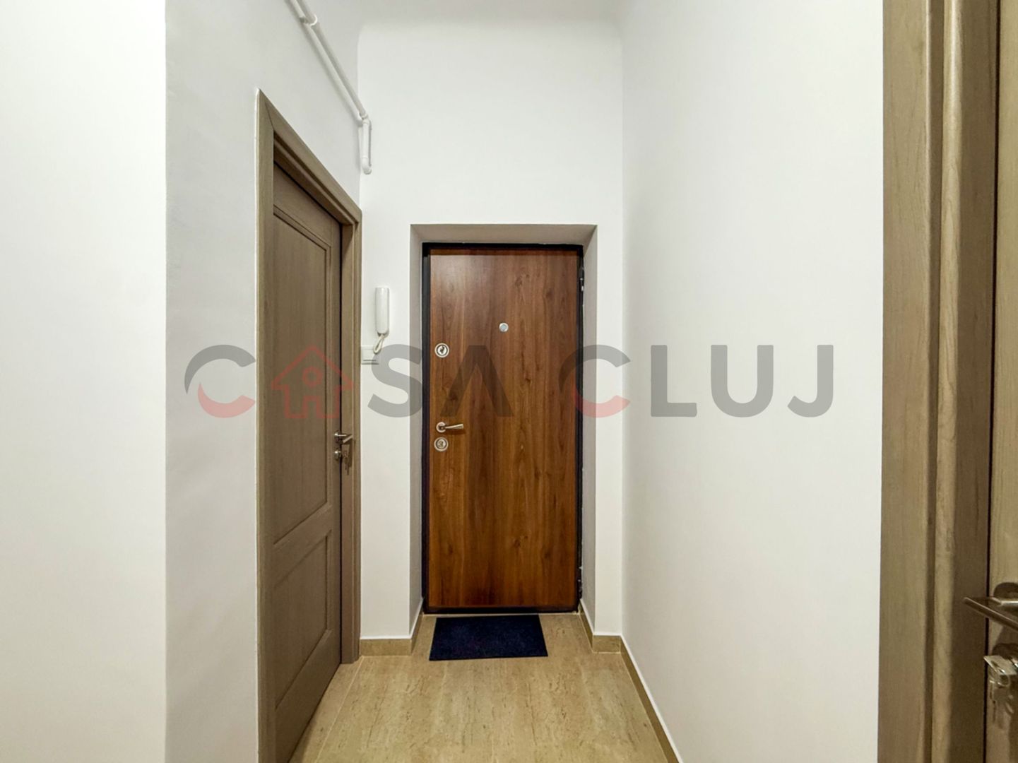 3 camere, finisat modern, etaj 1, central - Poză 9