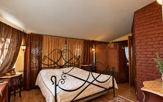 CASĂ CU PISCINĂ, SAUNĂ ȘI VEDERE PANORAMICĂ – TOHATIN - Poză 25