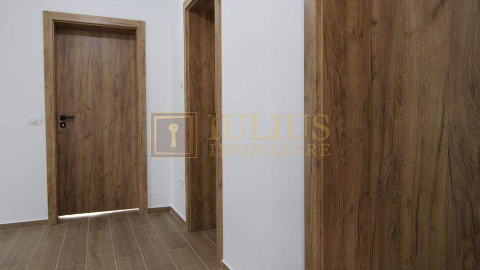 Casa zona Lunei, 5 camere + 3 bai, centrala proprie, rezidential sau birouri ! - Poză 34