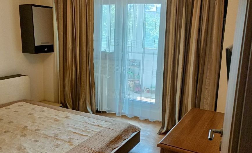 Apartament 3 camere de vanzare , et.2, 70 mp, renovat, zona Panduri - Poză 2