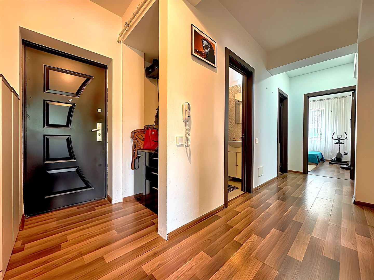 Apartament 3 camere decomandat bucatarie inchisa 2 bai Parcul Teilor - Poză 3