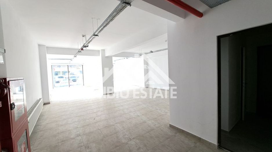 Spatiu comercial vad stradal, vitrine - Poză 7