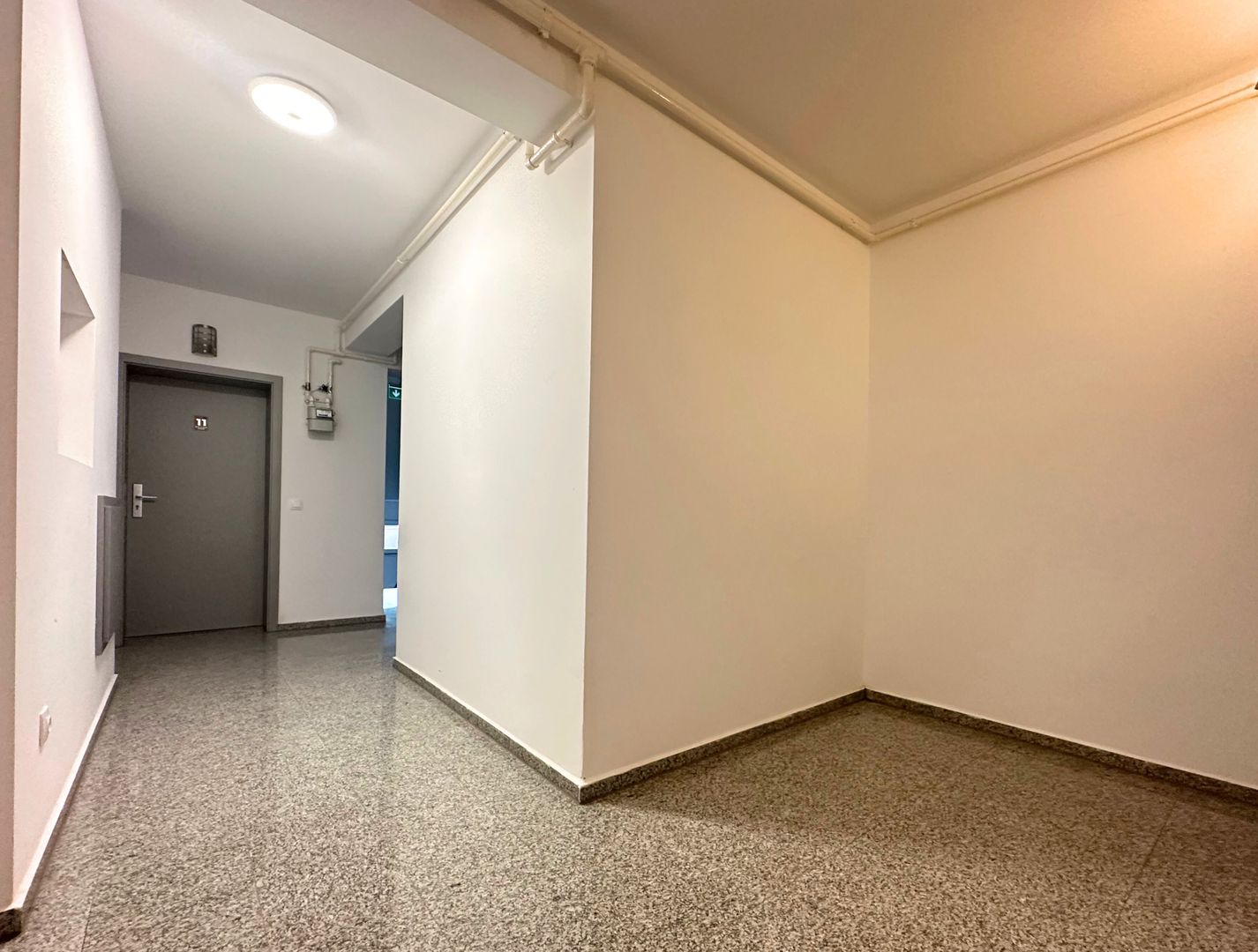 VÂNZARE APARTAMENT 2,5 CAMERE  NOU NELOCUIT - Poză 25