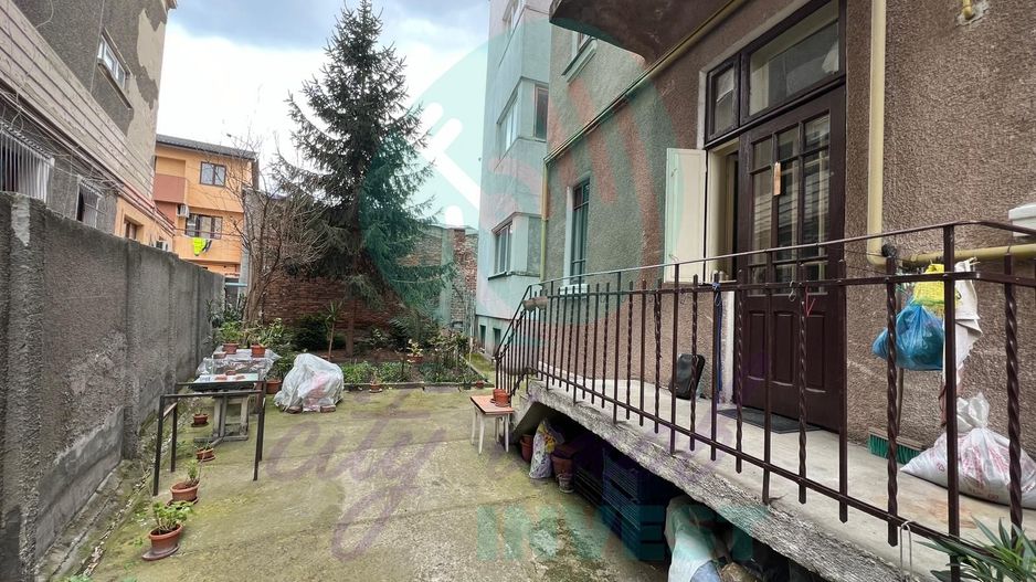 4 camere in Vila interbelica 106mp-Centrala proprie- Calea Calarasilor - Poză 7