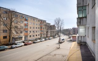 Apartament spațios cu 4 camere - renovat modern, mobilat și utilat - Poză 15