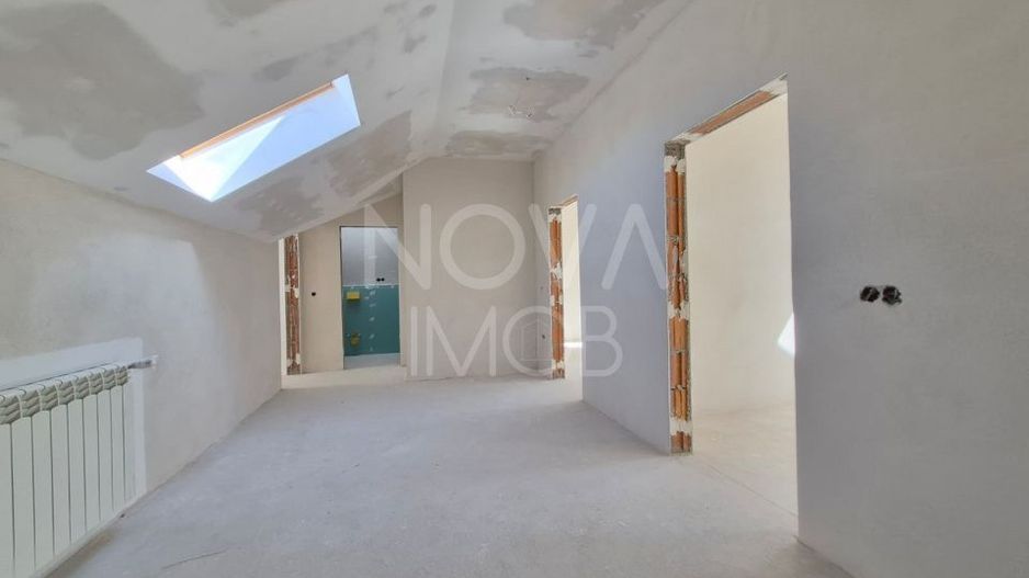 Casa generoasa cu 5 camere, 2 bai, dressing si parcare – Sura Mica - Poză 9