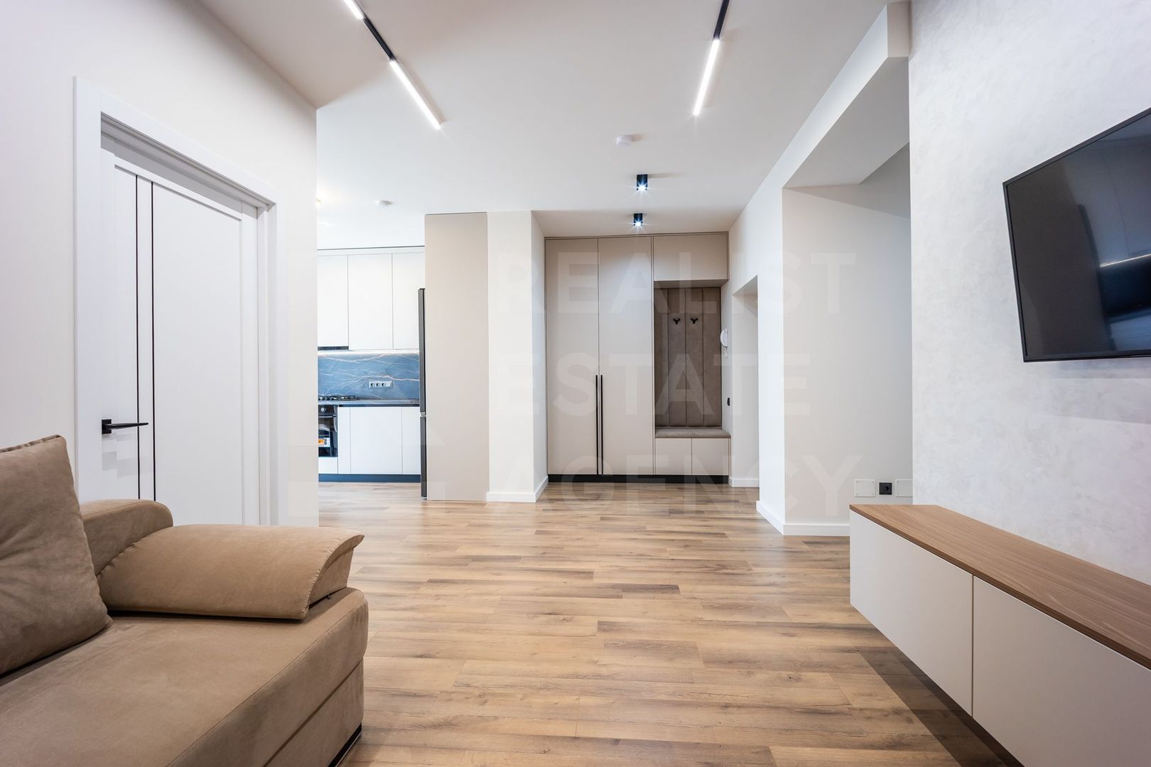 Vânzare apartament 2 camere 65 mp, str. Durlești - Poză 2