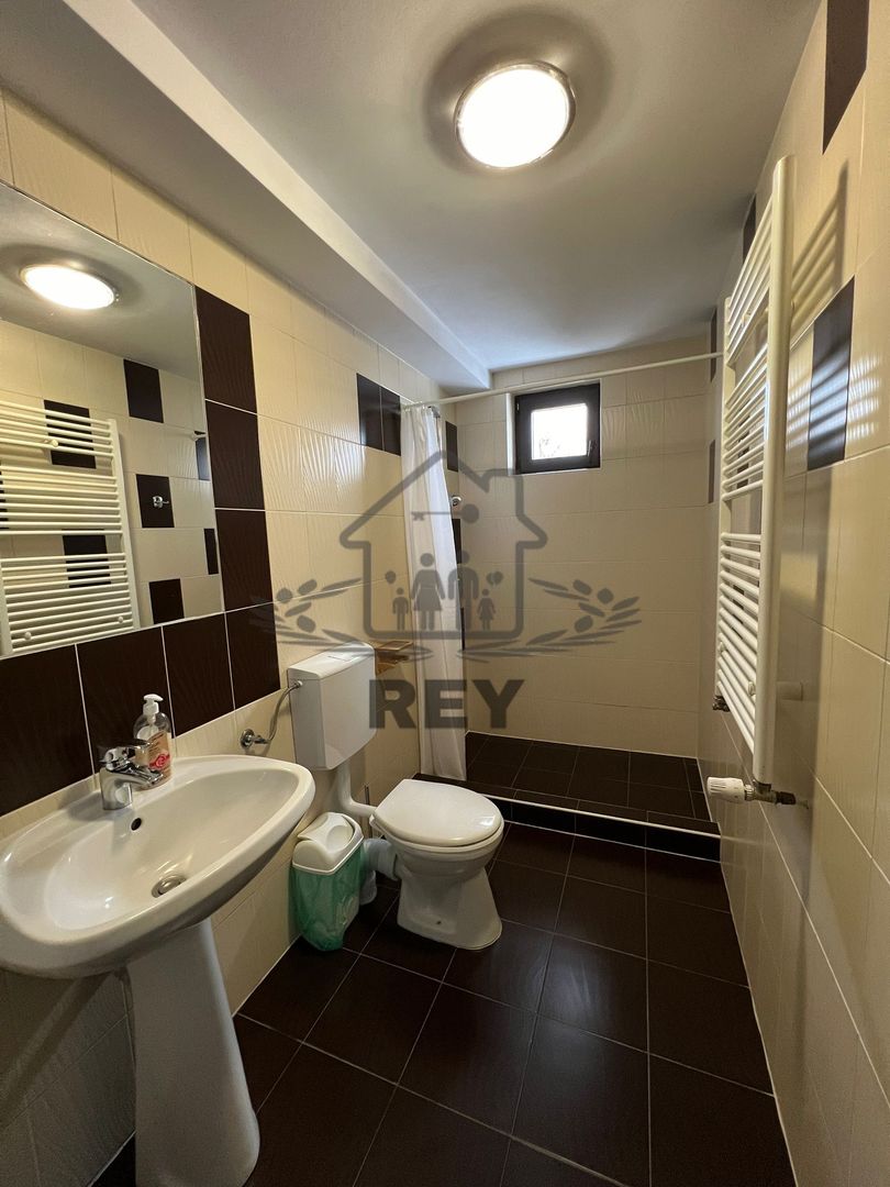 Vila / Hotel de vânzare în Păltiniș - Poză 9